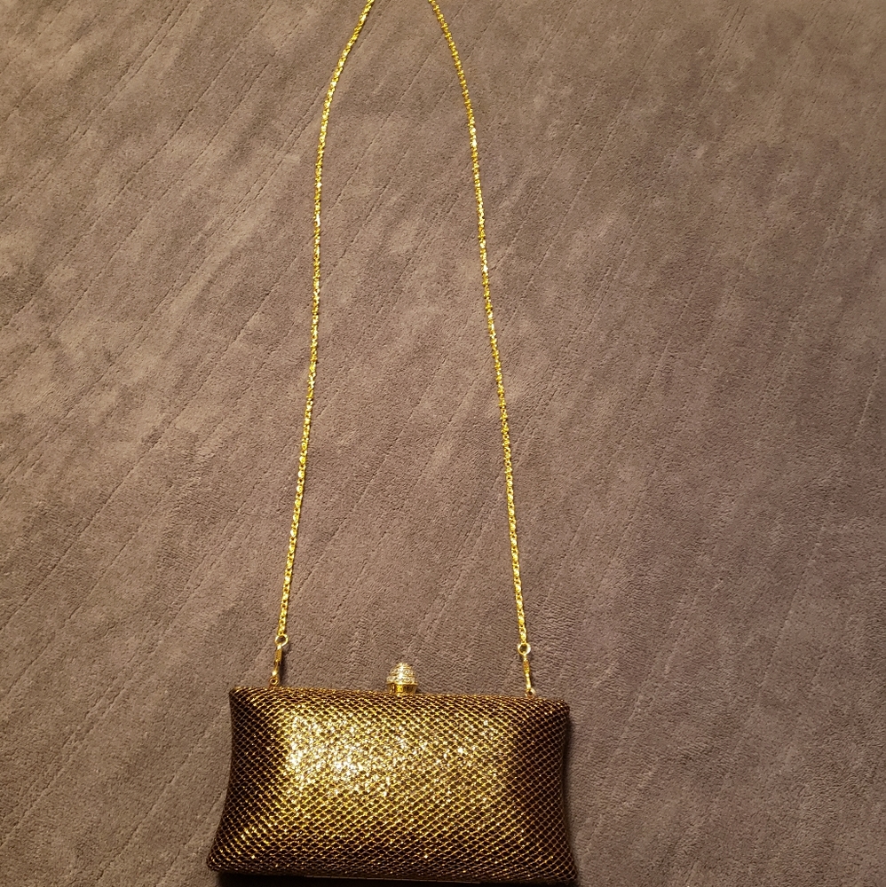Clutch with chain